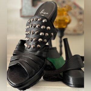 CCO❗️NWOT Donald Pliner Studded Heels